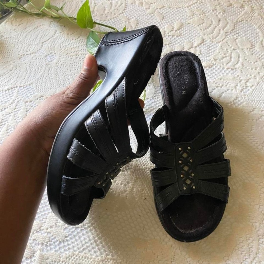 White Mountain Leather Platform FlipFlop Sandal Black 7 Whimsygoth Grunge Y2K